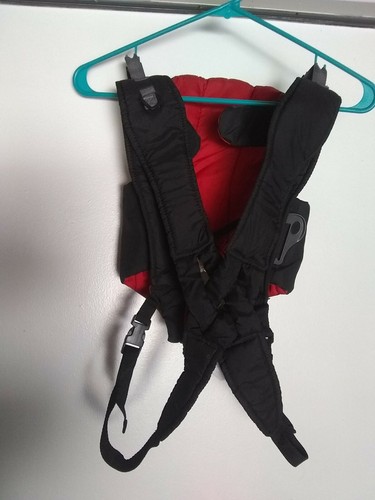Pre owned evenflo baby carrier - pre,