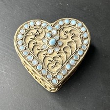 ANTIQUE POWDER PILL BOX Gold Plating Ethnic Heart Blue Stone