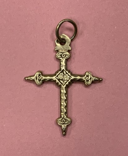 Très joli pendentif croix - joli, de