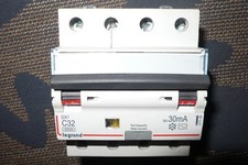 DISJONCTEUR DIFFERENTIEL