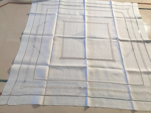 Nappe ancienne broderie jours