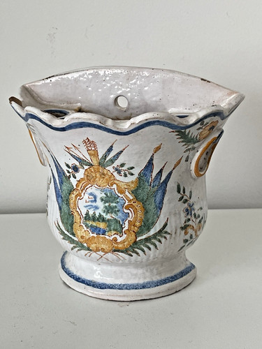 Pique fleurs 18ième faience