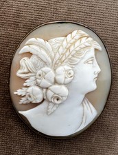 ❧ Antique shell cameo brooch of Demeter wheat & poppies gilt frame 1880s–1910