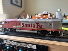 HO SCALE SANTA FE PASSENGER