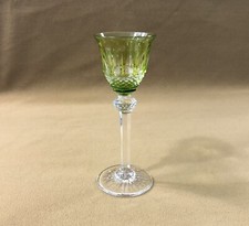 verre à liqueurs en cristal signé SAINT LOUIS doublé VERT modèle TOMMY roemer