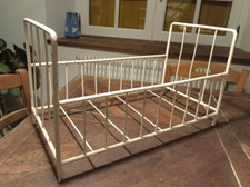 Ancien Lit de Poupée