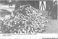 CAR-AAPP3-0218 - POLITICS - cobblestone barricades - rue monsieur le prince