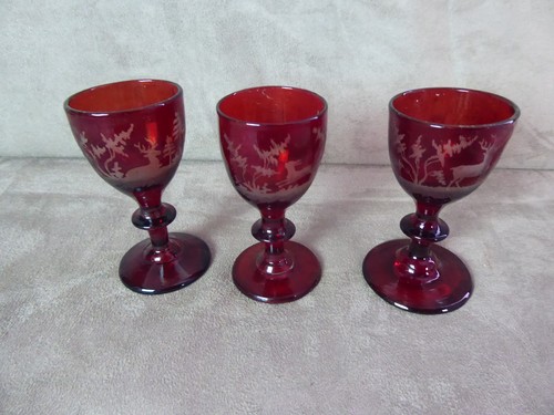 Trois verres liqueur en - verres, a