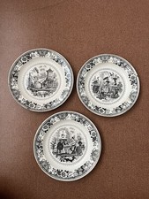3 Assiettes En Faïence de