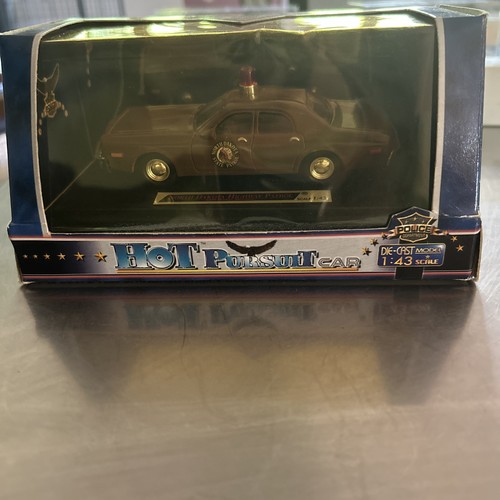 Hot pursuit dodge monaco - hot,