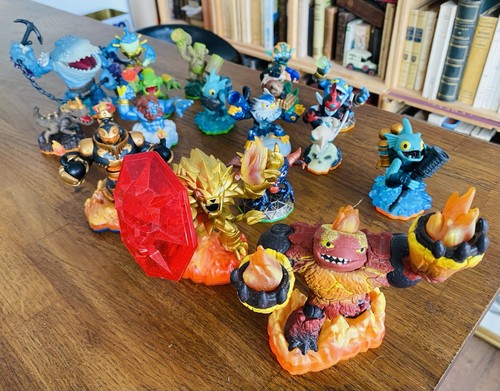 Skylanders lot figurine - skylanders,