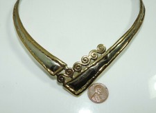 Collier Artsy En Forme De 'V' En Argent Plaqué Or À Double Tour Celtic F12