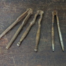 Lot de 3 anciens casse noix ou