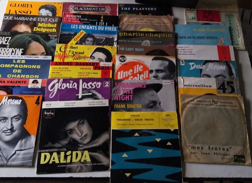 Lot disques vinyles 45 - 25,