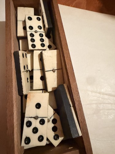 Ancien jeu dominos - en, et