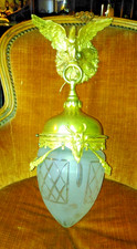 Ancien lustre- - 19ème/début 20éme-Bronze doré-Verre taillé-Aigle-béliers-