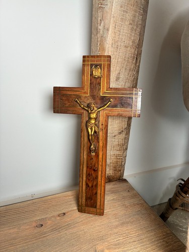 Ancien crucifix mural bois
