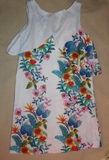 Robe blanche imprimée fleurs