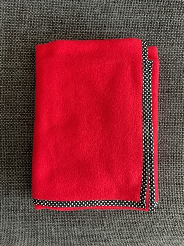 Couverture polaire rouge - couverture,