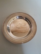 Petit plateau rond en métal