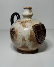 Pichet en grès signé Guérin