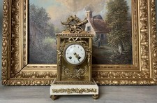 Pendule vitrée en bronze