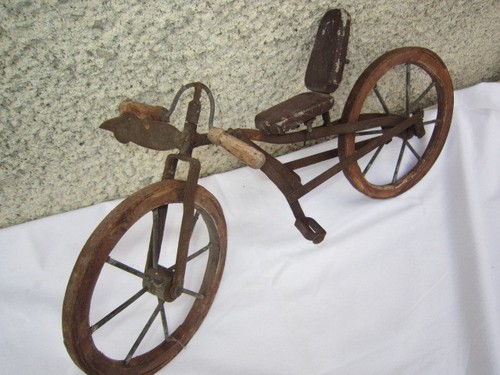 Ancien jouet velo - jouet,