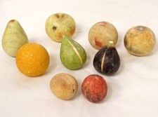 Ensemble 9 fruits marbre Carrare polychrome pomme pêche figue poire XIXème