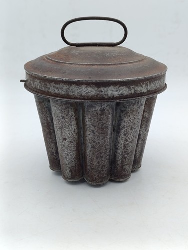 Ancien moule gâteau - à, en