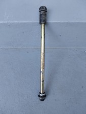 Axe de roue avant SYM GTS 125