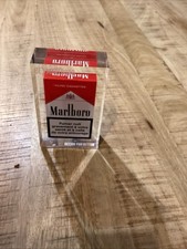 PRESSE PAPIERS MARLBORO -