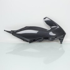 Cache latéral droit look