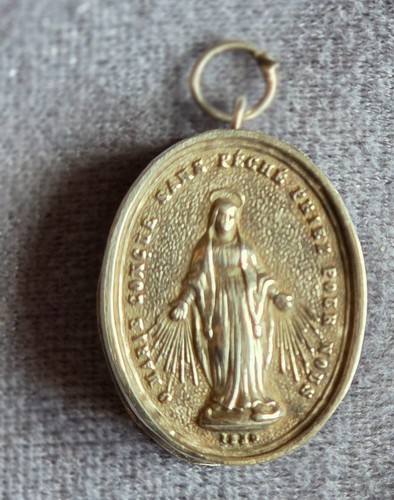 Médaillon reliquaire vierge - médaillon,