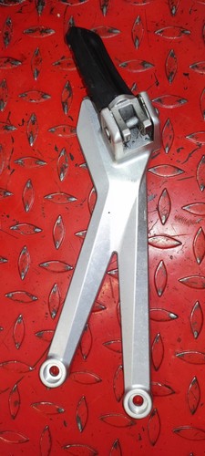 Platine repose pied - pied, gauche