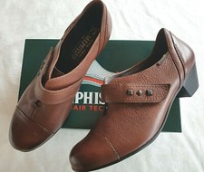 Chaussures en cuir marron