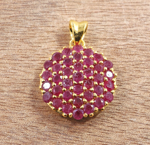 Pendentif rubis naturel