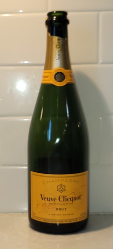 Veuve clicquot brut champagne - veuve,