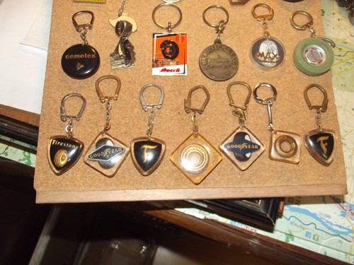 Lot porte clefs bourbon - 26,