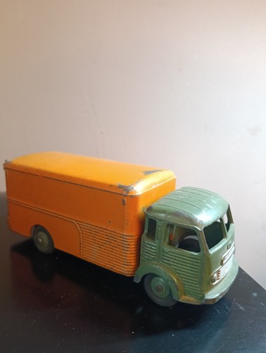 Camion dinky toys simca - dinky,