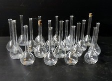 LOT 19 FIOLES PYREX EN VERRE