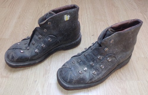 Paire brodequins de - paire,