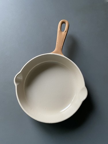 Ancienne petite poêle - , le