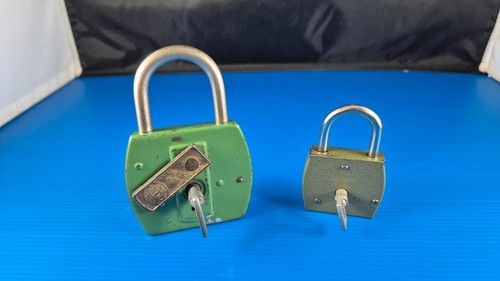 Lot cadenas anciens - 2, verts