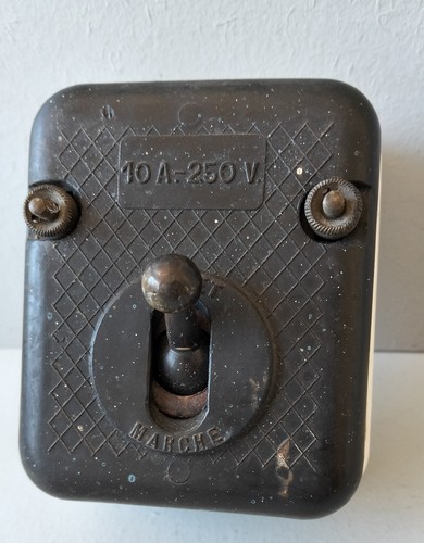 Ancien interrupteur porcelaine