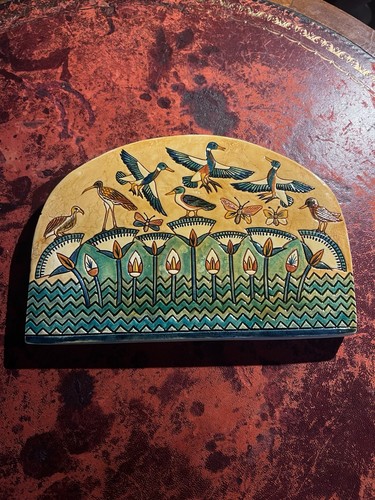 Bas relief aux oiseaux - ,