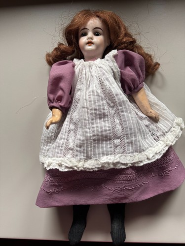 Petite poupée ancienne - , de