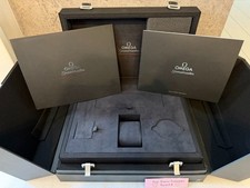 Boîte de présentation Omega