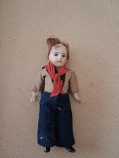 Petite poupée ancienne