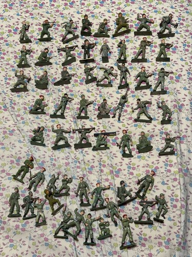 Lot soldats figurines - 58,