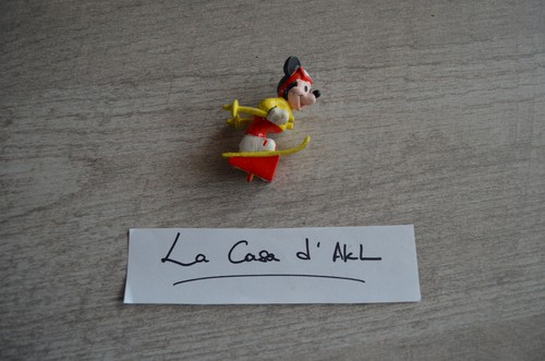 Figurine mickey mouse saut - saut, à